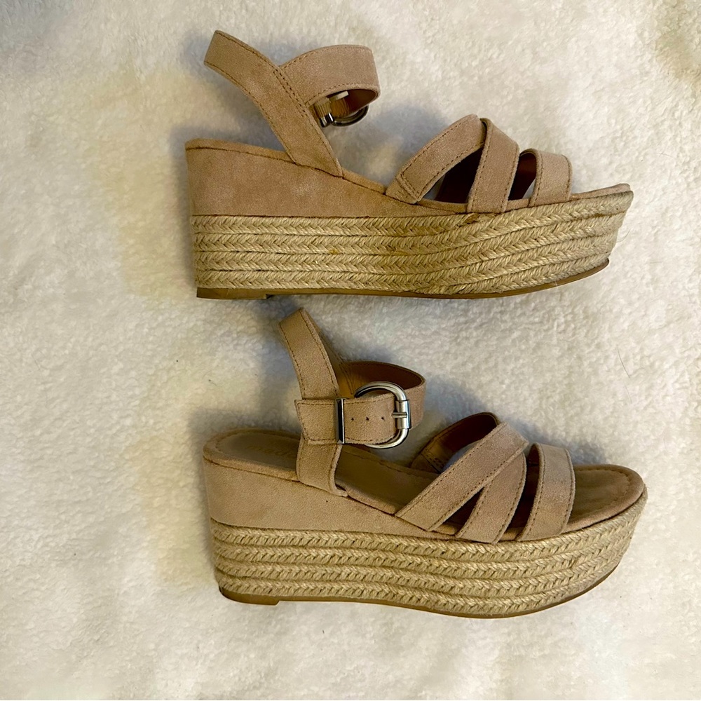Steve Madden Wedge sandals